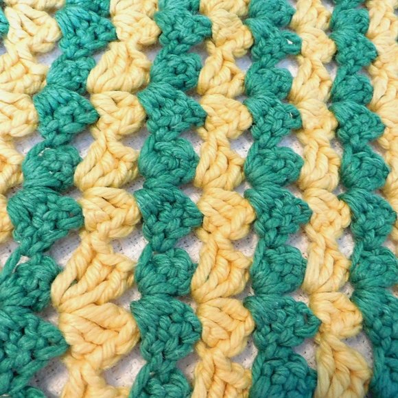Vintage Green Yellow Shell Afghan Throw Shell & Fringe Border 46" x 38 - Picture 2 of 6